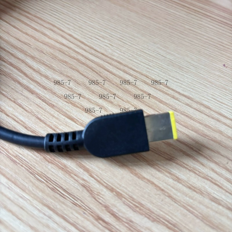 330W ノートパソコン充電器、20V 16.5A、四角いチ - Laptop Charger のレビューと価格