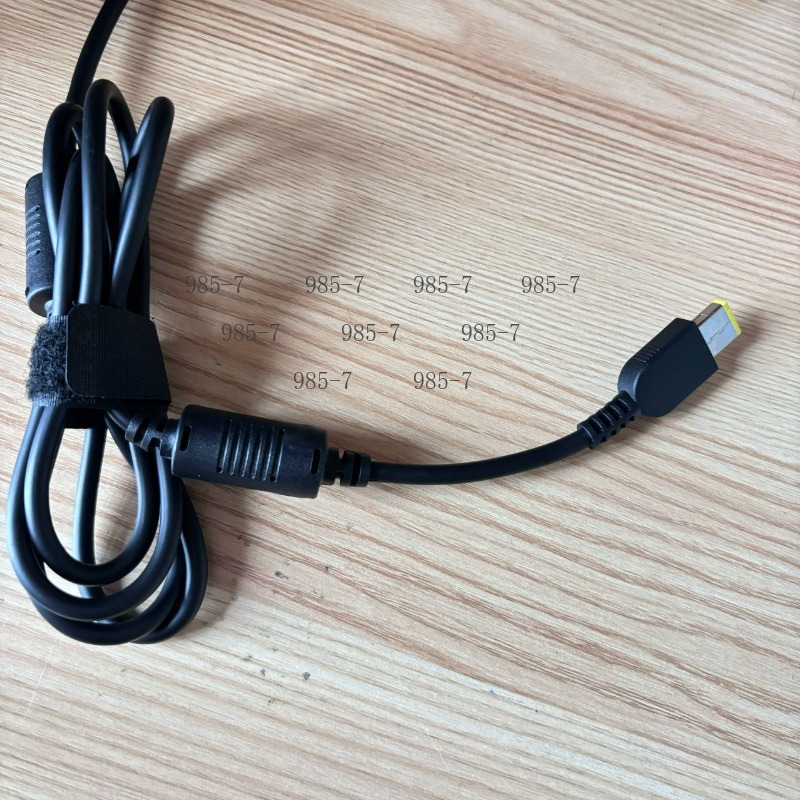 330W ノートパソコン充電器、20V 16.5A、四角いチ - Laptop Charger のレビューと価格